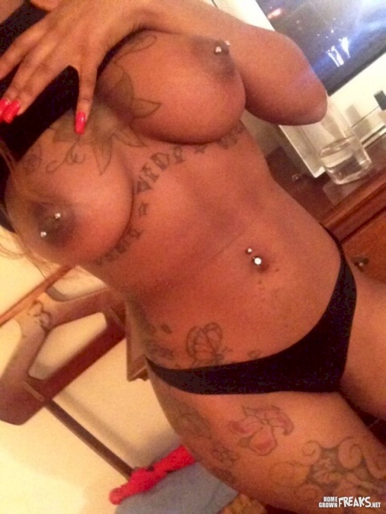 Busty Tatted Ebony Freak Shesfreaky 9152