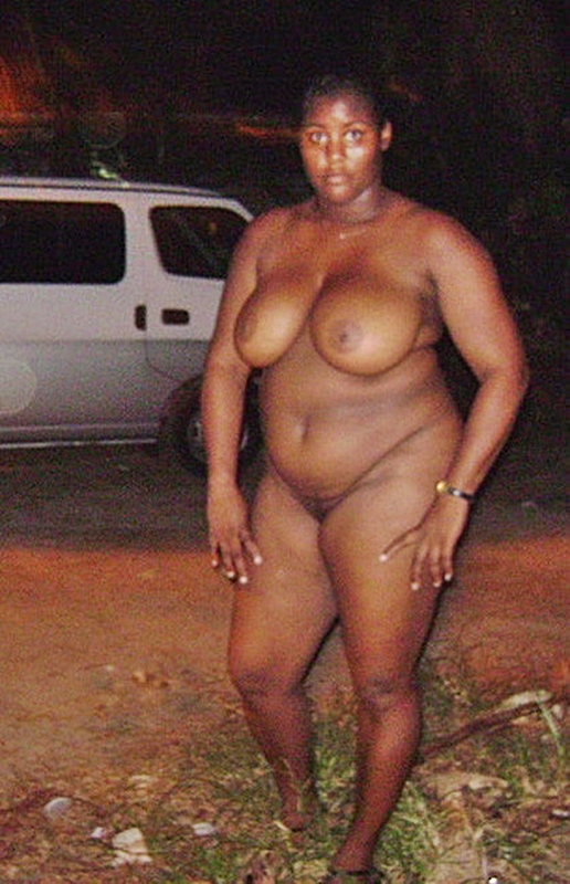 Thick Kenyan Bww Nude In Public Shesfreaky