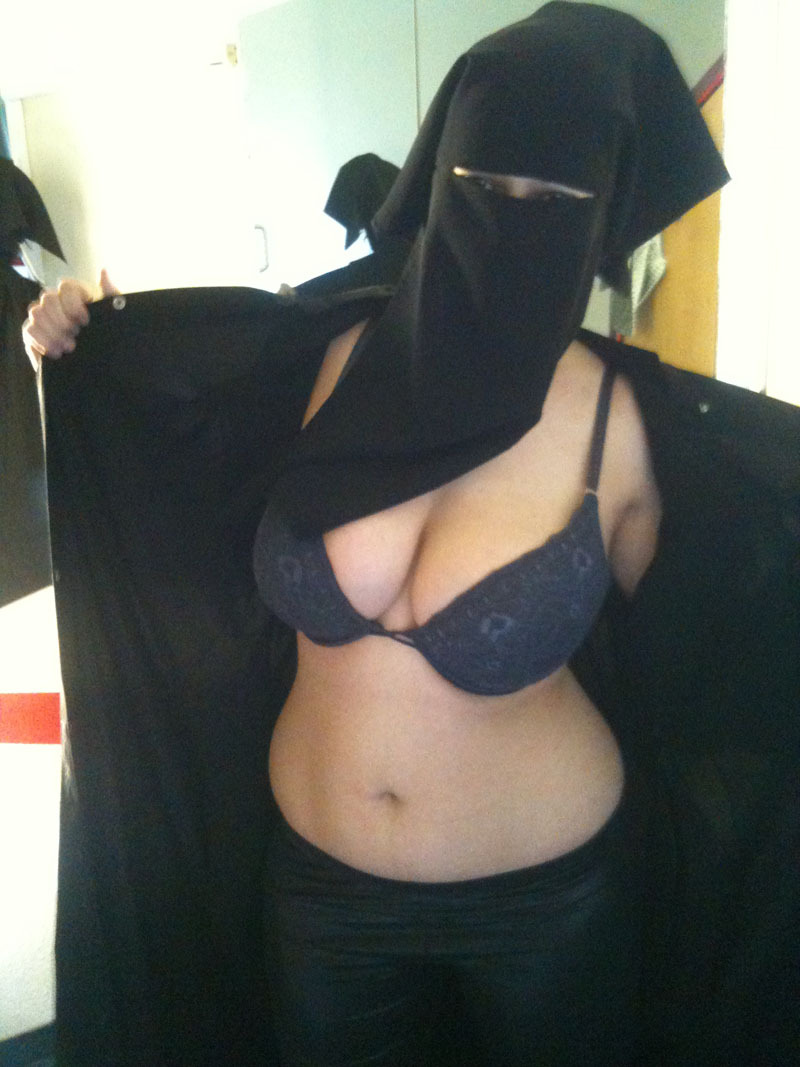 So Many Big Asses Under Those Burqas Pt 1 Shesfreaky