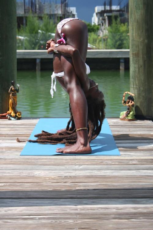 Ebony Yoga Contortion Shesfreaky