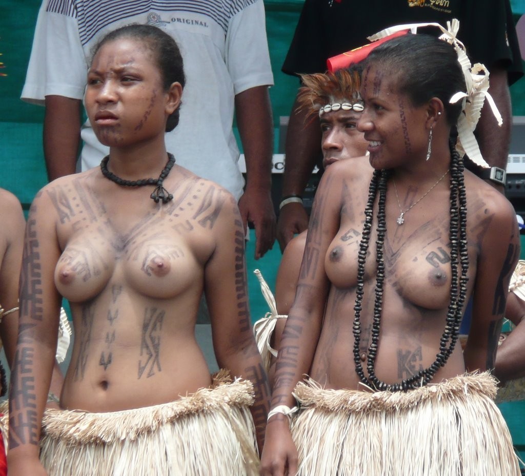 племена где женщины ходят голыми фото 94