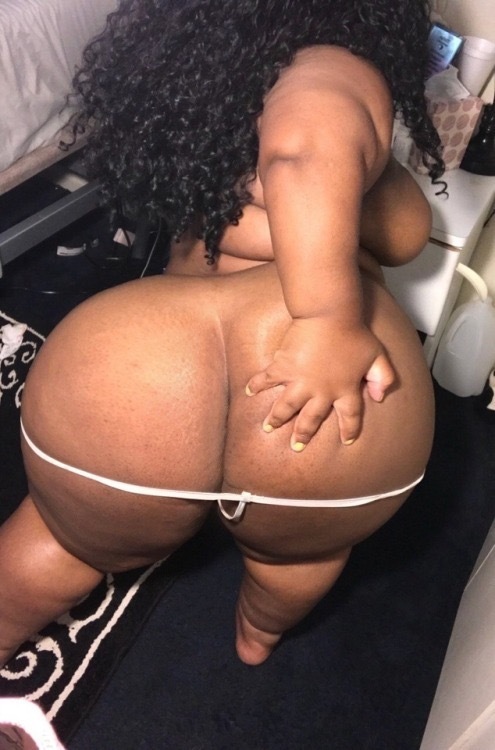 Thick Ass Midget - Shesfreaky-2382