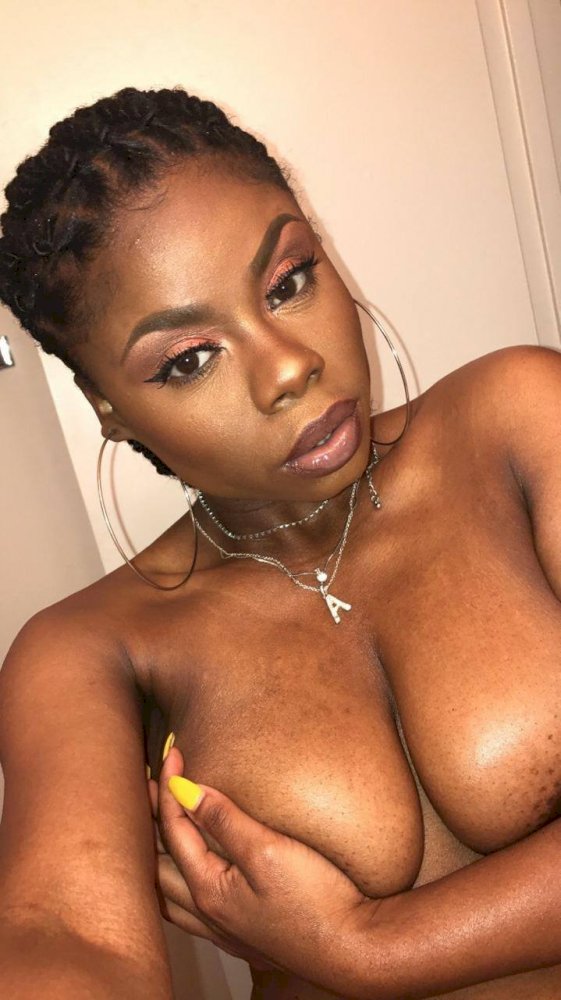 Sexy 🍫 Chocolate Shesfreaky