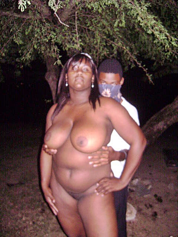 Thick Kenyan Bww Nude In Public Shesfreaky 