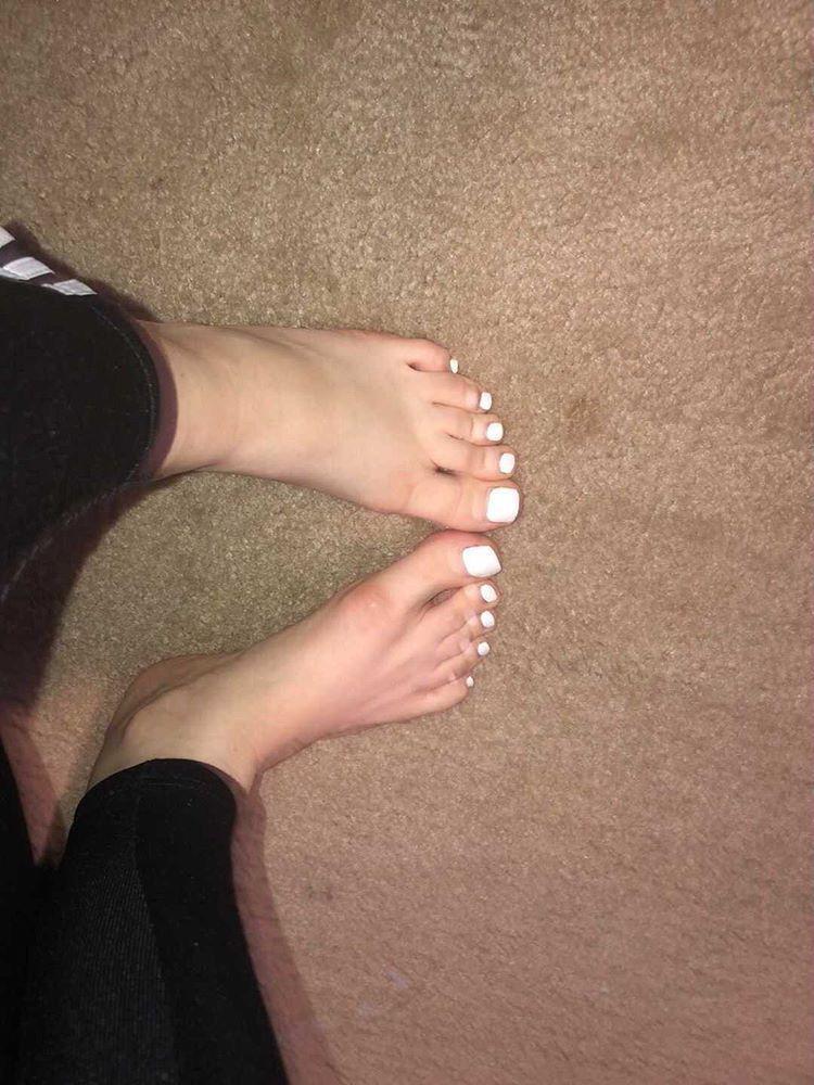 Some Teen Feet Shesfreaky 7843