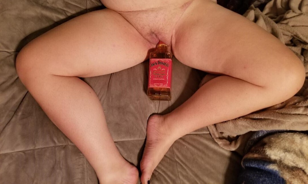 Bbw With Whiskey Bottles In Her Pussy Shesfreaky
