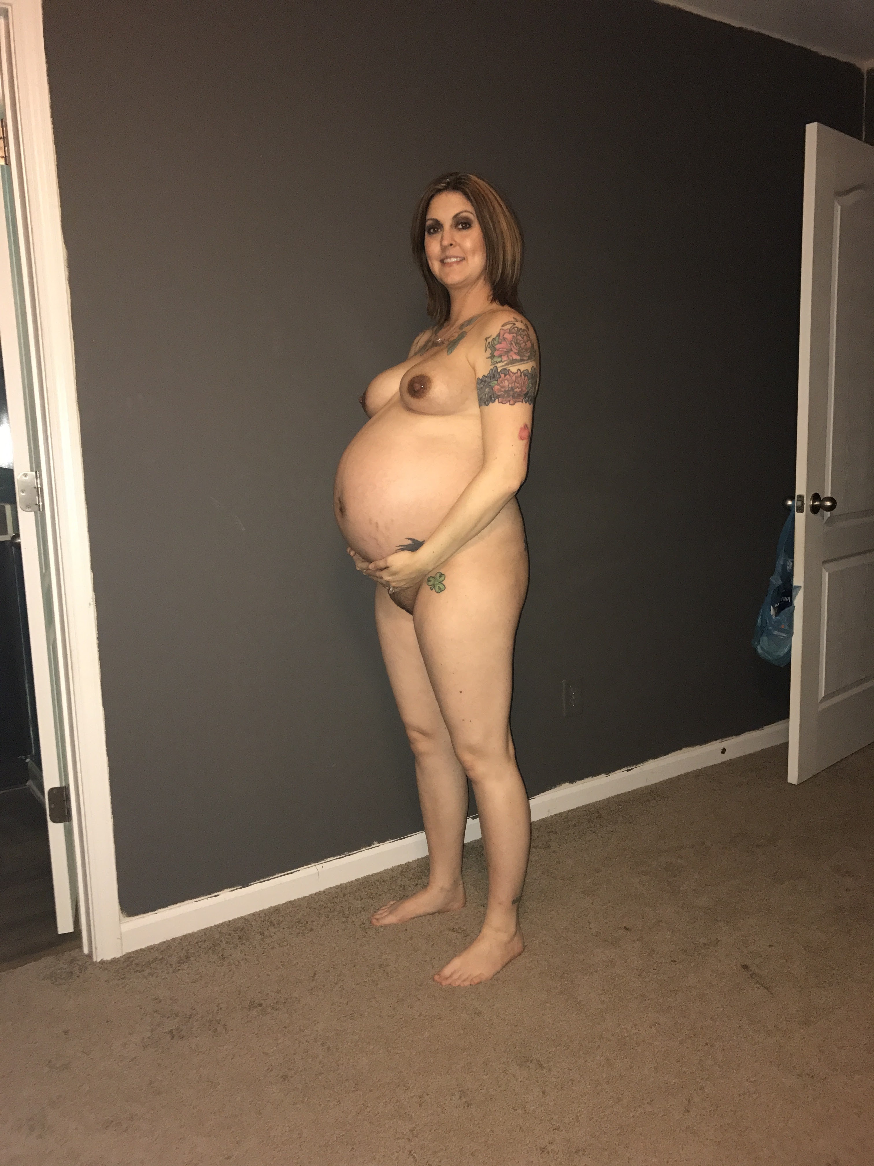 Pregnant candid porn
