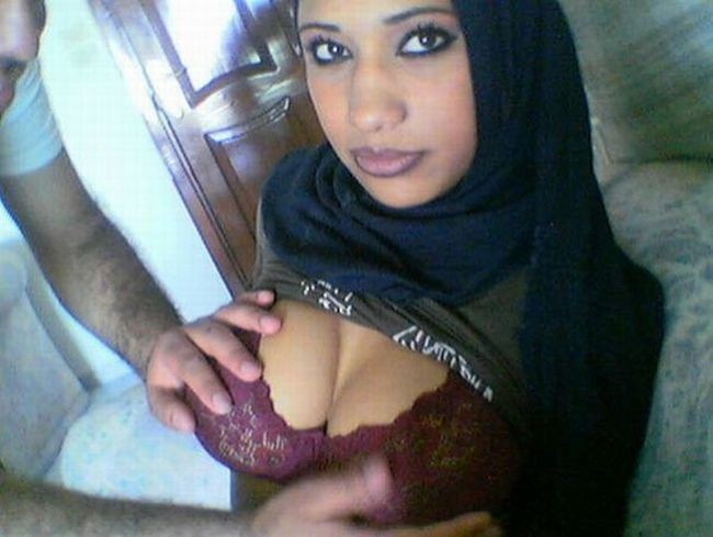So Many Big Asses Under Those Burqas Pt 1 Shesfreaky