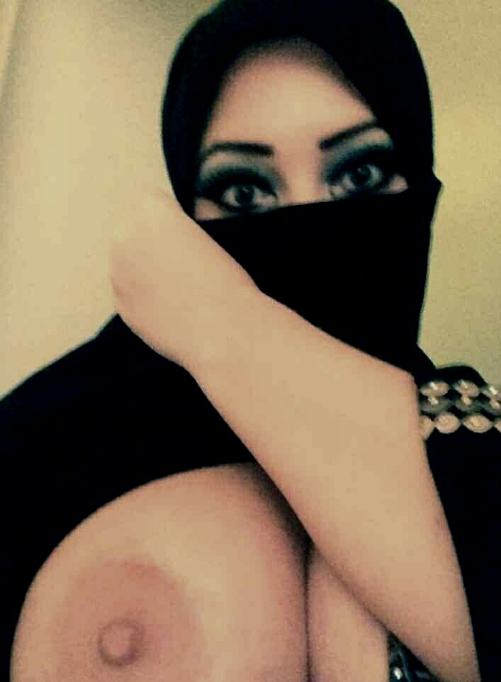 Busty Middle Eastern Escort Shesfreaky 