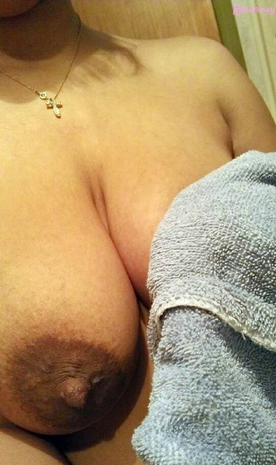 Peek A Boob Shesfreaky