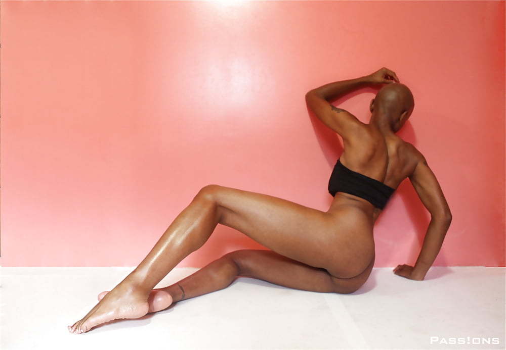 Kwentonza Nude Model Shesfreaky