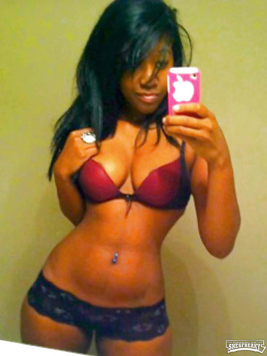 hot black girl naked selfie