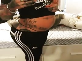 No nudity but damn Che Mack looks good pregnant - ShesFreaky
